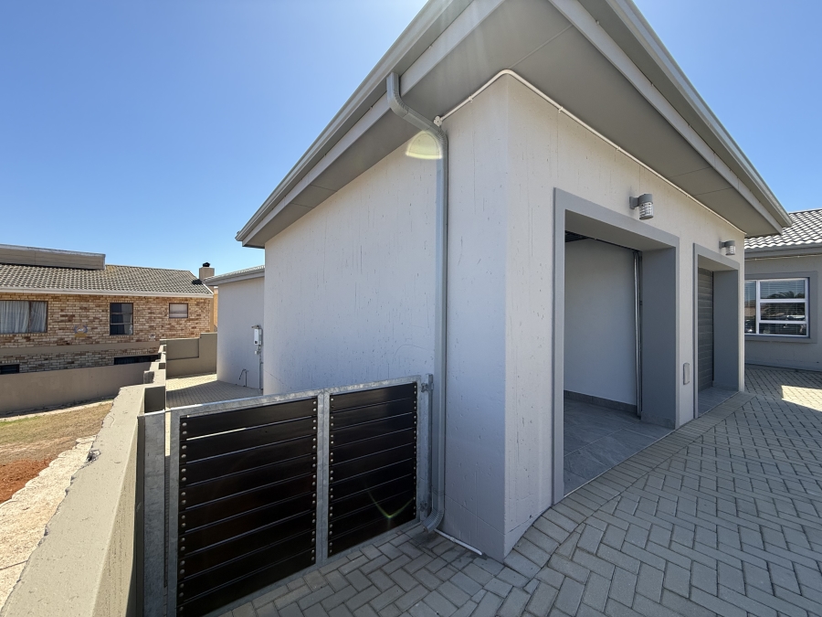 3 Bedroom Property for Sale in Hartenbos Heuwels Western Cape